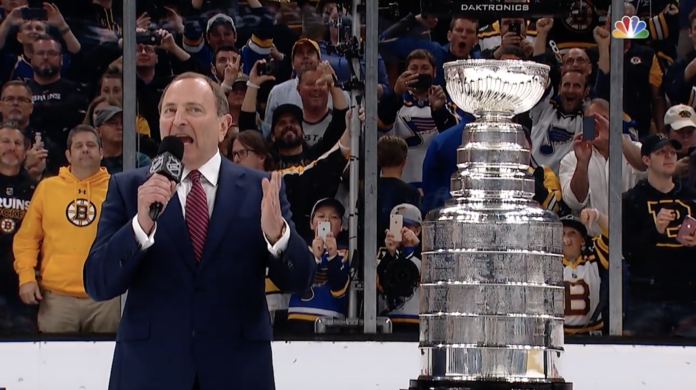 Gary Bettman gets booed Gary Bettman gets booed handing out the 2020 Stanley Cup