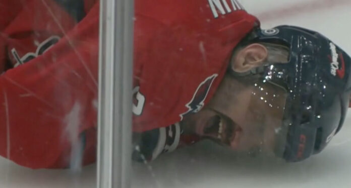 Alex-Ovechkin-injury-vs-Toronto-Maple-Leafs Alex Ovechkin suffers injury versus Toronto Maple Leafs