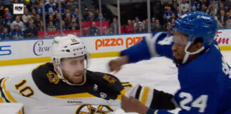 Wayne Simmonds pummels A.J. Greer in lopsided fight Wayne Simmonds fight AJ Greer