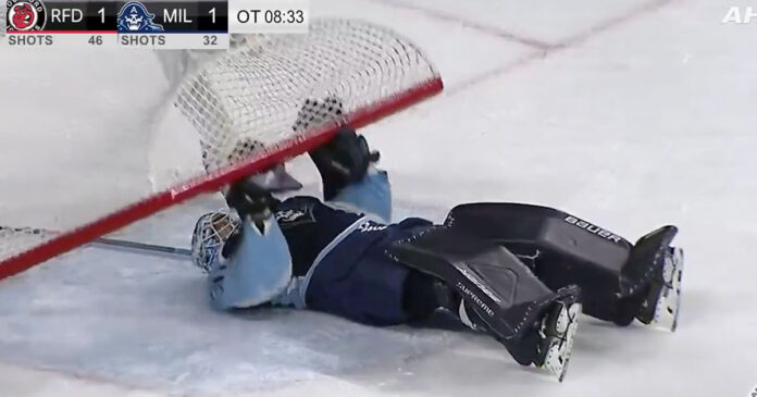 Yaroslav-Askarov-bench-presses-net Milwaukee Admirals goalie Yaroslav Askarov bench presses net