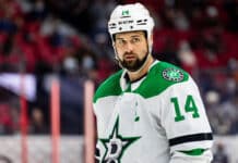 NHL Players Without Visors: Three Left After Reaves Retires Jamie Benn of the Dallas Stars is among the NHL visorless players