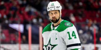 NHL Players Without Visors: Three Left After Reaves Retires Jamie Benn of the Dallas Stars is among the NHL visorless players