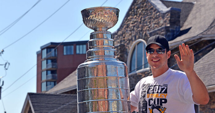 Sidney-Crosby-with-Stanley-Cup Sidney Crosby with the Stanley Cup in Cole Harbour