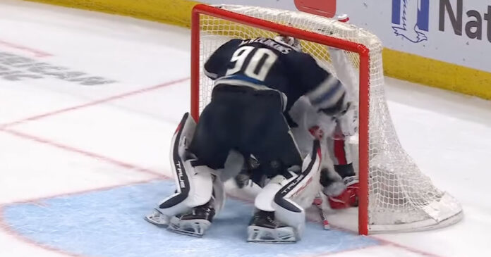 Merzlikins-vs-Wilson Elvis Merzlikins vs Tom Wilson fight