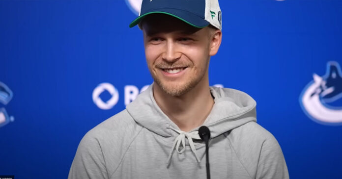 Elias-Pettersson-contract-extension Elias Pettersson press conference after signing contract extension