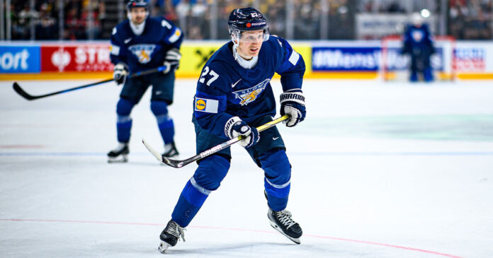 Oliver-Kapanen Oliver Kapanen signs entry-level contract with Montreal Canadiens