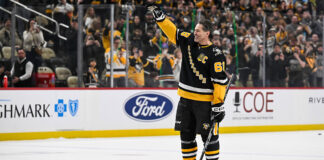 Jaromir Jagr Retirement: ‘A Miracle Would Have to Happen’ Jaromir Jagr salutes the crowd in a Pittsburgh Penguins jersey