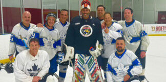 Roberto Luongo Shows up to Beer-League Game, Helps Team Win Roberto Luongo photo with beer league team after win