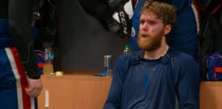 Connor McDavid Breaks Down in Tears After Losing Stanley Cup Final Connor McDavid crying after losing Stanley Cup Final