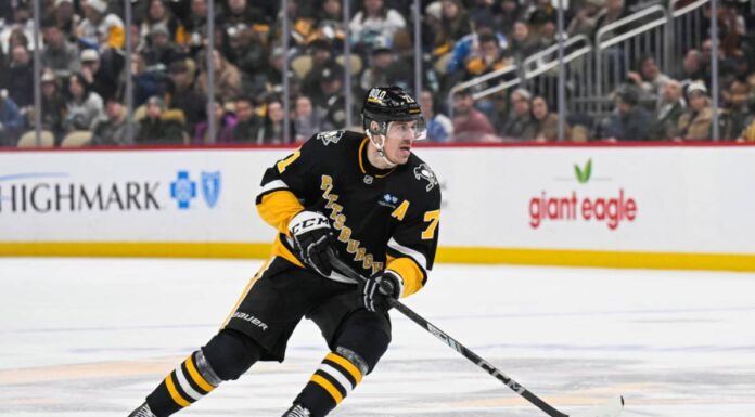 Malkin KHL Return: ‘We Are in Contact,’ Metallurg Says Evgeni Malkin skates with the puck for the Pittsburgh Penguins