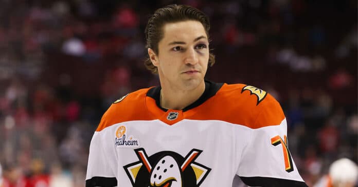Frank-Vatrano-signs Frank Vatrano contract extension