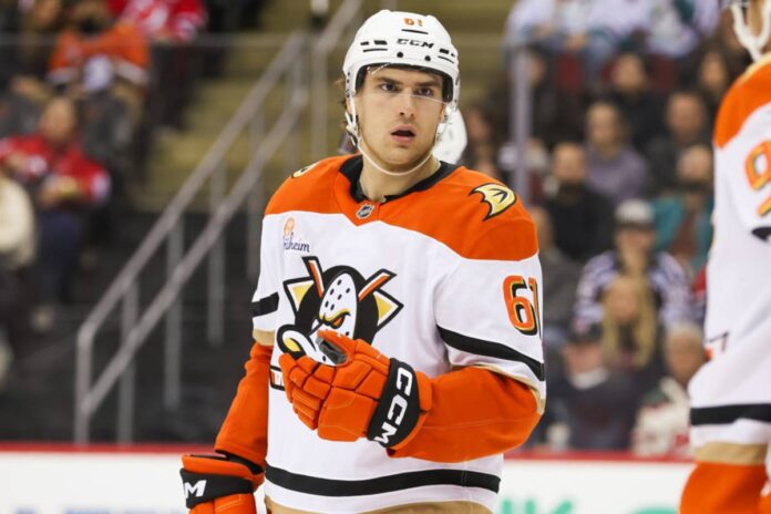 ccc2410273350507_ana_njd(1) Cutter Gauthier Met With Boos by Flyers Fans in Philly Return