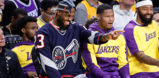Lebron Rocks Blue Jackets Jersey Courtside at Lakers Game Lebron James Columbus Blue Jackets Stadium Series jersey