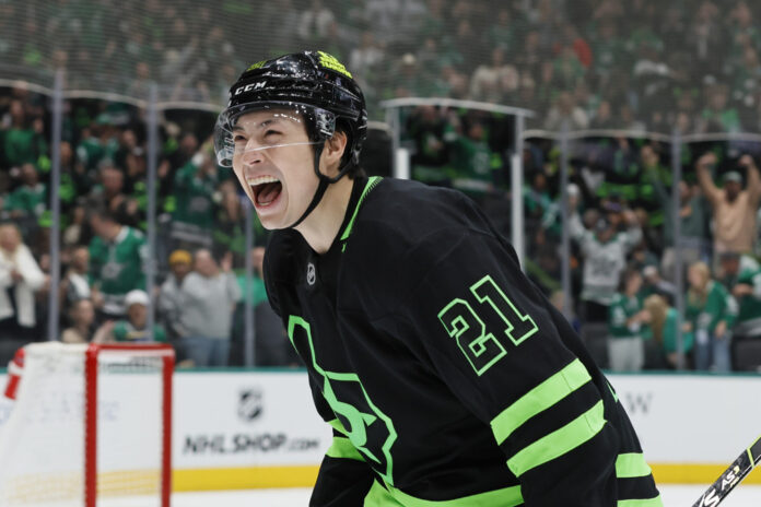 NHL: DEC 31 Sabres at Stars Dallas Stars left wing Jason Robertson celebrates goal