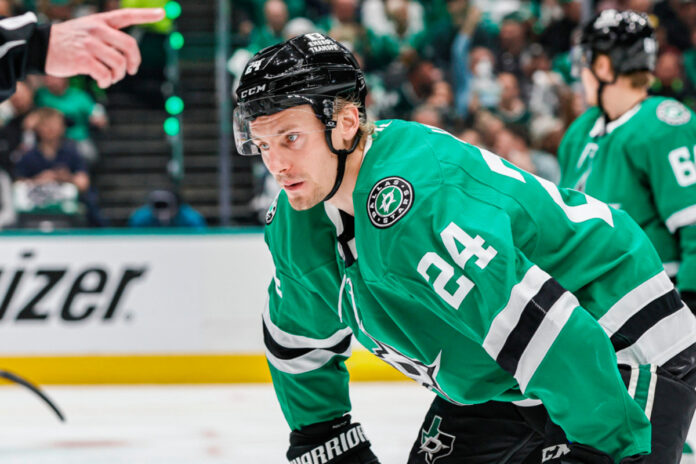 169250428057_col_at_dal(1) Stars' Roope Hintz Suffers Concerning Injury From Dirty Darnell Nurse Slash