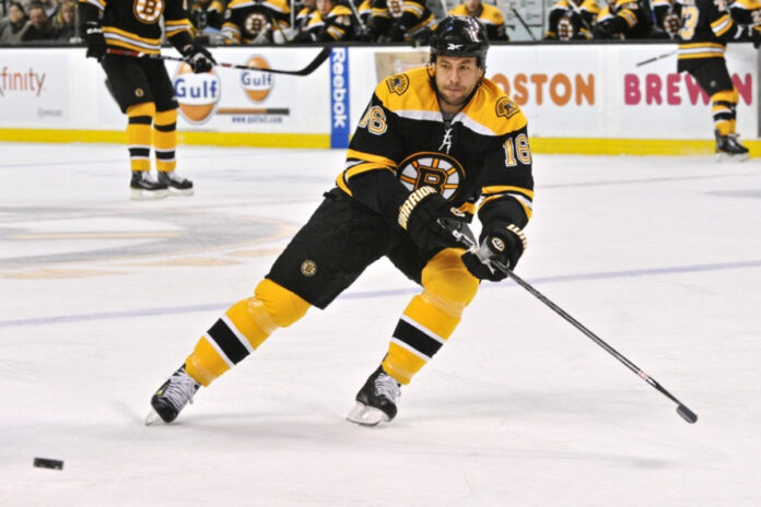 14710270325_Flames_at_Bruins(1) Bruins Appoint Ex-Player as Next Head Coach