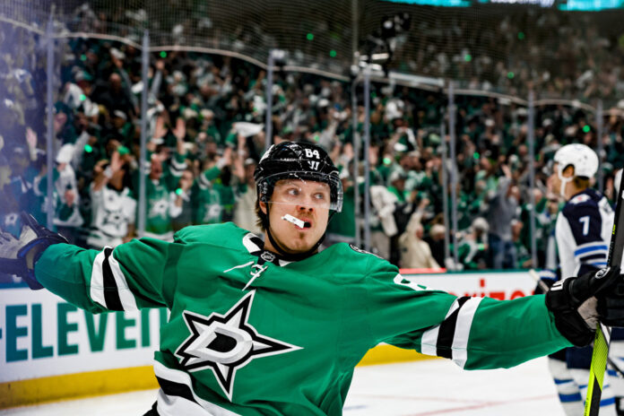 NHL: MAY 13 Stanley Cup Playoffs 2nd Round Jets at Stars Dallas Stars center Mikael Granlund celebrates a goal