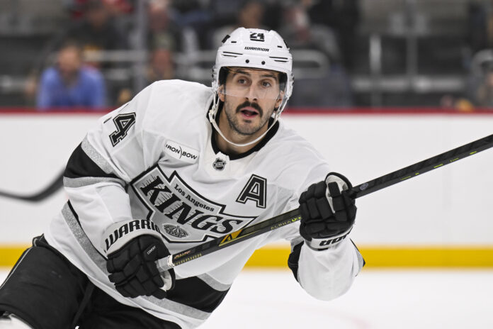 NHL: NOV 09 Kings at Penguins Los Angeles Kings center Phillip Danault looks on