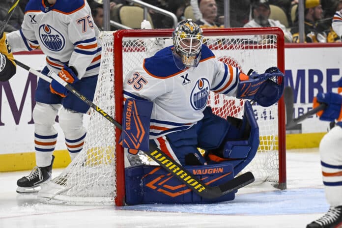 NHL: DEC 16 Oilers at Penguins Tristan Jarry in net for the Edmonton Oilers