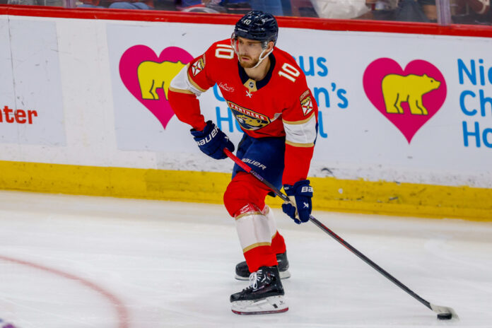 AJ Greer Ducks signing Anaheim Ducks free agent signing A.J. Greer, left wing, controls the puck