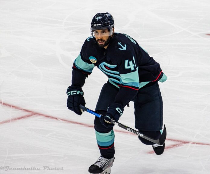 pierre-edouard-bellemare-kraken Pierre-Edouard Bellemare Seattle Kraken NHL retirement French player 700 games