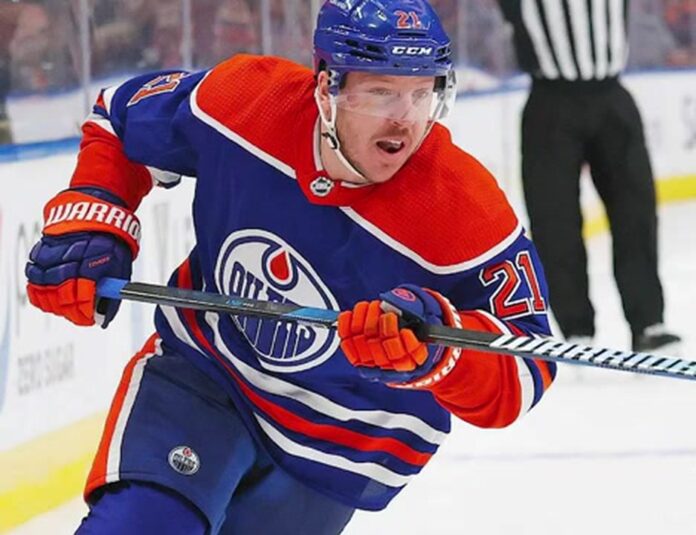 adam-erne-khl-interest Adam Erne Edmonton Oilers forward free agent KHL Dinamo Minsk