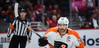 Giroux Signs With Flyers in Free Agent Homecoming Claude Giroux Flyers signing free agency return captain Philadelphia