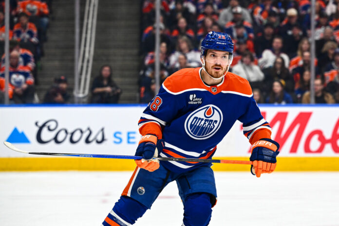 NHL: MAR 28 Ducks at Oilers Jack Roslovic Edmonton Oilers signs with Toronto Maple Leafs free agency contract
