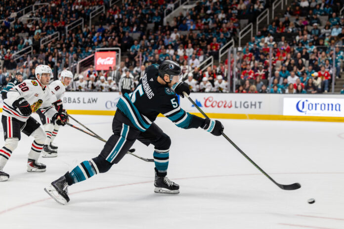 NHL: APR 06 Blackhawks at Sharks Vincent Desharnais San Jose Sharks defenseman signs with Washington Capitals free agency
