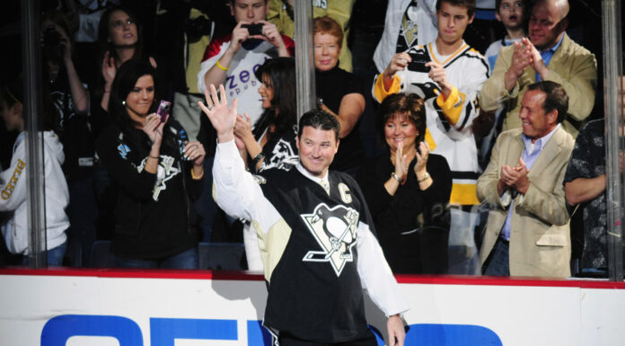 Mario Lemieux Ownership: Out of the Penguins After 27 Years Mario Lemieux waves to Pittsburgh Penguins fans at Mellon Arena