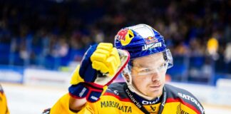 Alberts Smits Roster Spot: ‘I Believe Rangers Will Play Him’ Alberts Smits in a Mikkelin Jukurit jersey during a Liiga game before the New York Rangers drafted him fifth overall