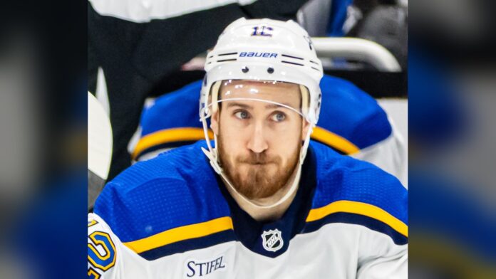 kevin-hayes-khl-signing-ak-bars Kevin Hayes signs one-year KHL contract with Ak Bars Kazan after 12 NHL seasons