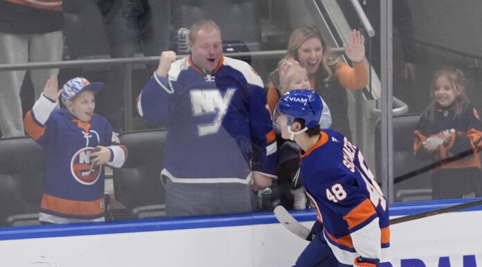 Matthew Schaefer Video: Fights Matt Martin, Then a Camper New York Islanders defenseman Matthew Schaefer celebrates a goal in front of cheering young fans at UBS Arena