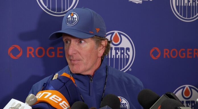 Oilers Lines: Babcock Starting McDavid With Draisaitl Mike Babcock speaks to reporters after the first day of Edmonton Oilers training camp