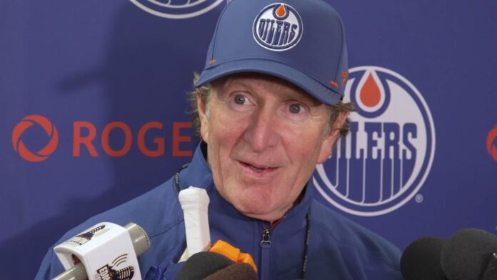 babcock-responds-messier-oilers-092426 Mike Babcock speaks to reporters about Mark Messier comments on his Oilers hiring