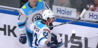 Evgeny Kuznetsov celebrates his 100th career KHL goal in his Sibir Novosibirsk debut