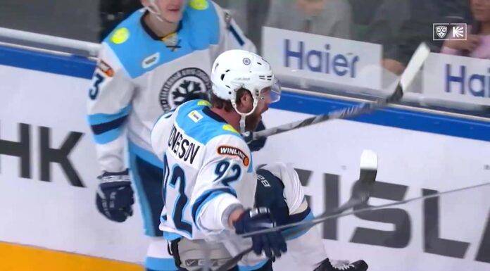 Kuznetsov 100th KHL Goal: Rotavirus and a Broken Blade Evgeny Kuznetsov celebrates his 100th career KHL goal in his Sibir Novosibirsk debut
