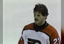 Ron Hextall on Shesterkin Goalie Goal: ‘A Neat Thing’ Ron Hextall in a Philadelphia Flyers jersey after becoming the first NHL goalie to shoot and score a goal in 1987