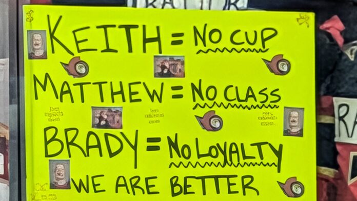 senators-fans-signs-brady-tkachuk-return Senators fan sign mocking Tkachuk family Keith Matthew Brady in Ottawa
